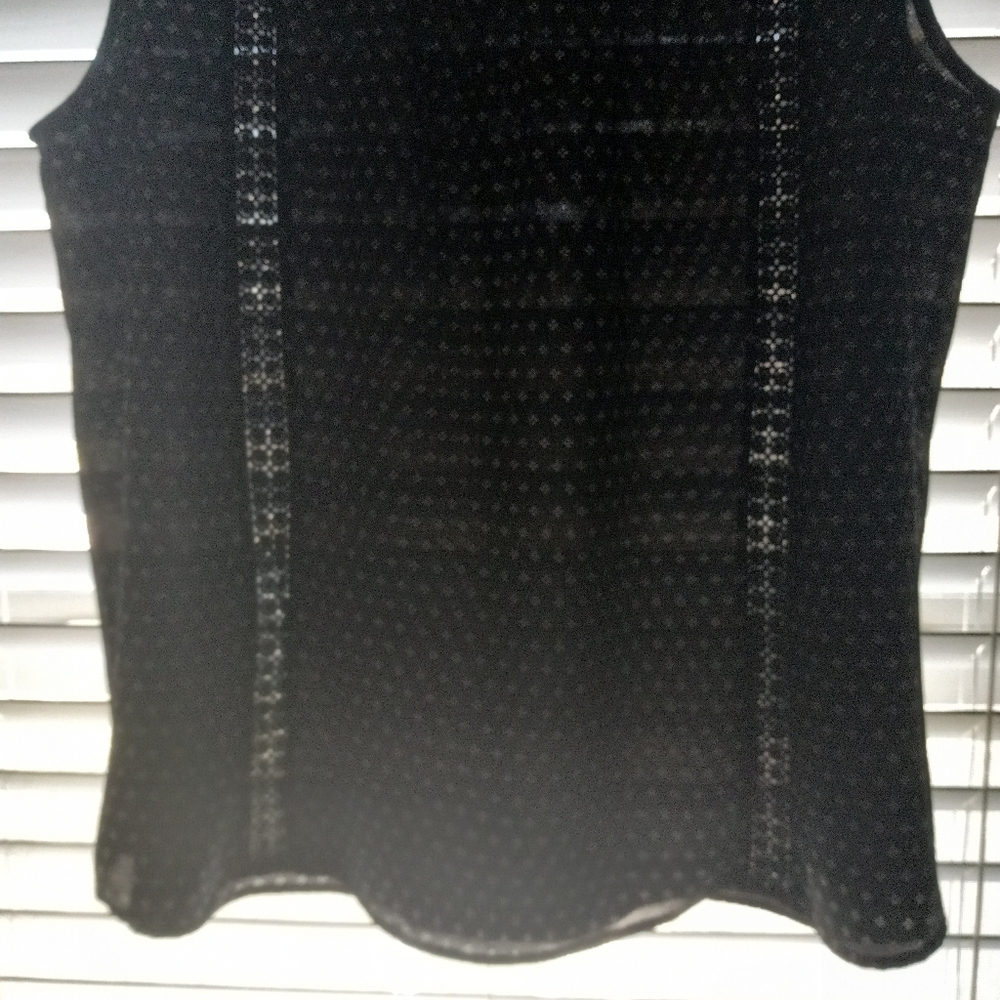 Torrid 2X V-Neck Crocheted Trim Sleeveless Tunic Top Plus - Picture 9 of 15